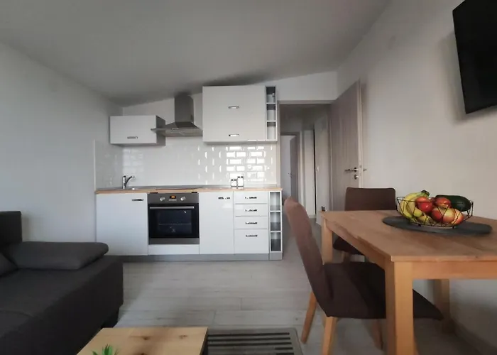 Matej 3 Zara